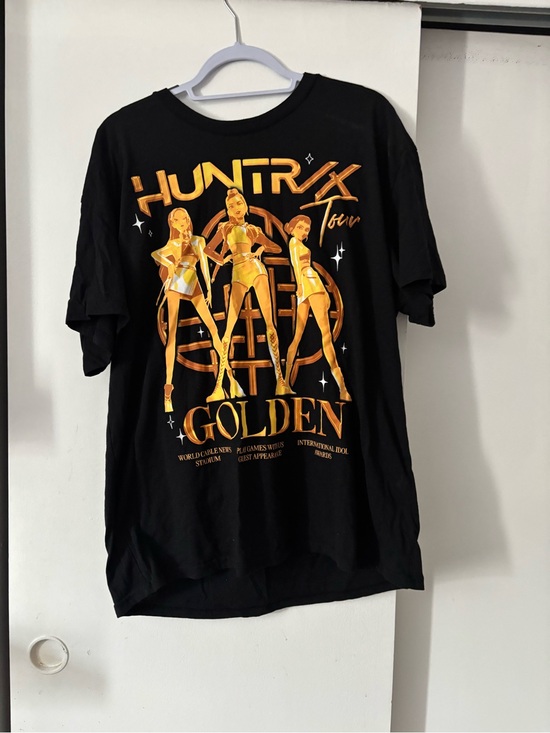Kpop demon hunters Tops - KPOP Demon Hunters Black Tee with Gold Accent